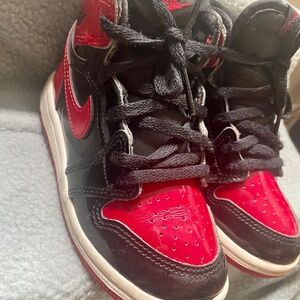 Jordan Kids Sneakers in Black and Red